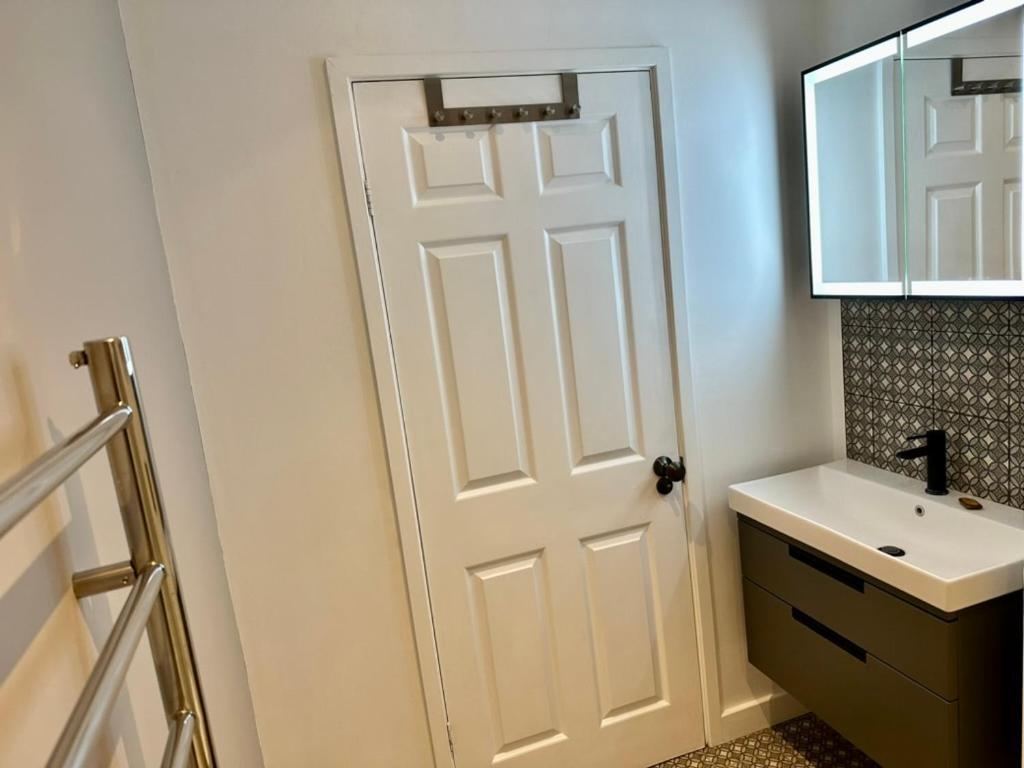 The Retreat, Luxury Studio Apartment In Bath With Parking Exterior foto